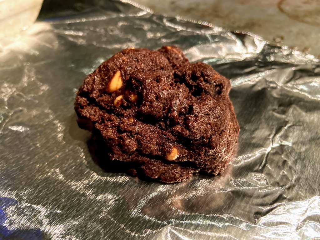 dark chocolate peanut butter cookie